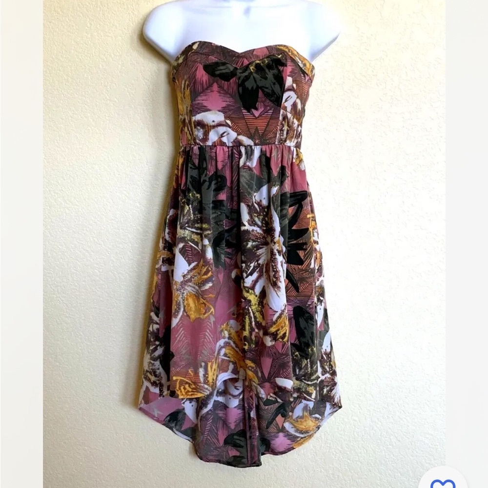 BB Dakota Strapless Dress, Size 2 Beautiful Floral Print